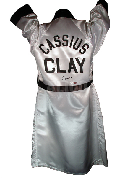 Cassius Clay Autographed Everlast Robe with Cassius Clay on back