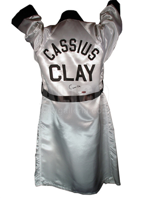 Cassius Clay Autographed Everlast Robe with Cassius Clay on back